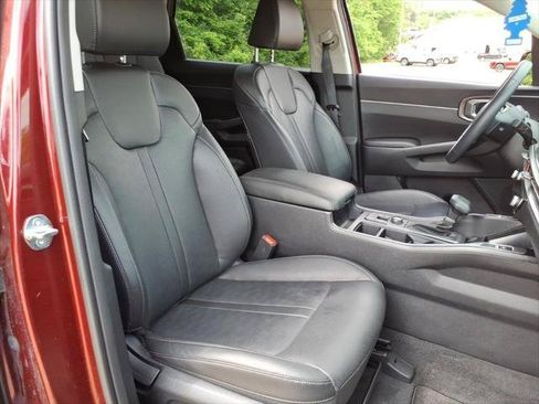 Used 2024 Kia Sorento S w/ Panoramic Sunroof Package AWD/4WD image 9