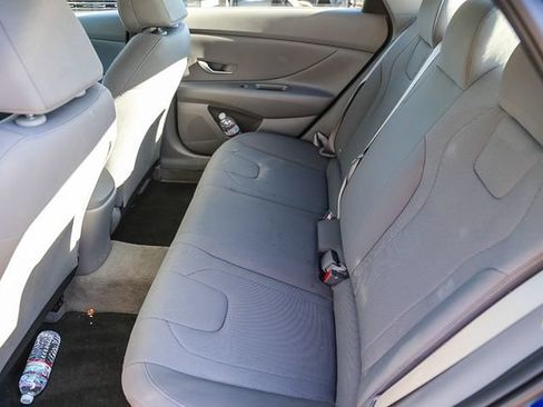 Certified 2023 Hyundai Elantra SE FWD image 14