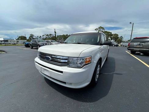 Used 2010 Ford Flex SE FWD image 5