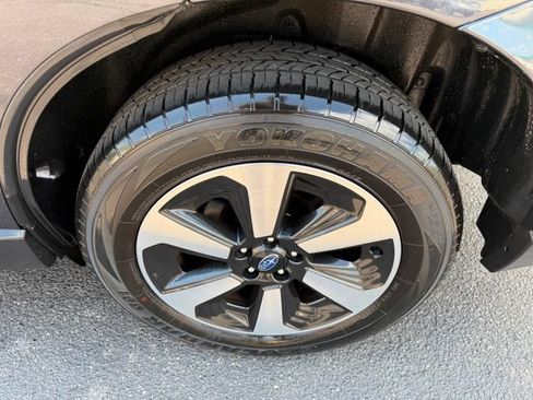 Used 2018 Subaru Forester 2.5i Premium w/ All-Weather Package AWD/4WD image 14