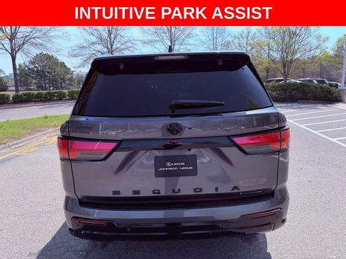 Used 2025 Toyota Sequoia Platinum AWD/4WD image 6