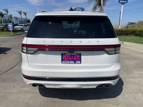 New 2026 Lincoln Aviator AWD image 4