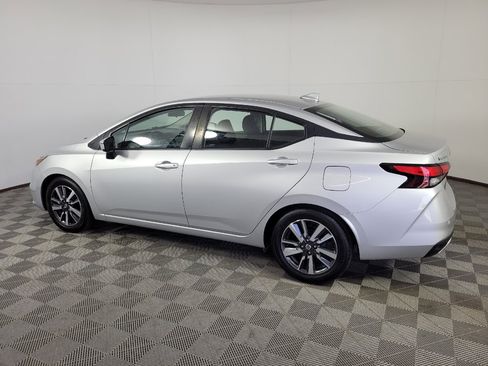 Used 2021 Nissan Versa SV FWD image 3