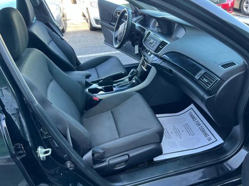 Used 2016 Honda Accord LX image 9