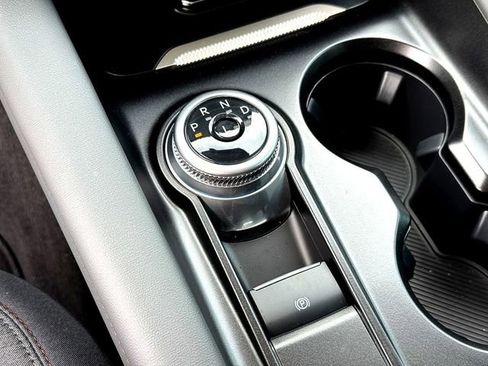 Used 2025 Ford Explorer Active RWD image 18