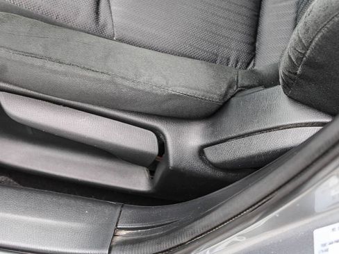 Used 2015 MAZDA MAZDA3 i Sport FWD image 21