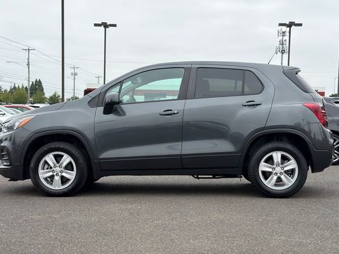 Used 2019 Chevrolet Trax LS w/ Tint and Cruise Package AWD/4WD image 8