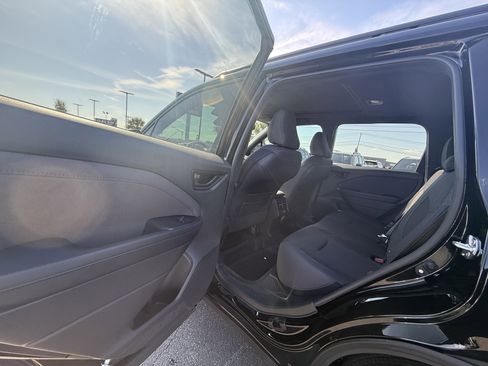 New 2025 Subaru Forester Premium image 12