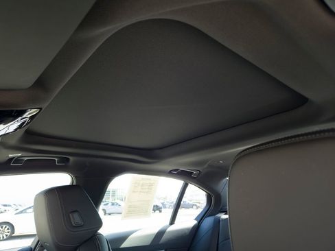 Used 2025 BMW 530i RWD image 16