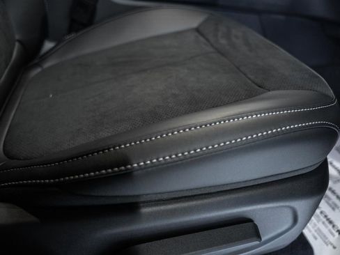 New 2025 Jeep Grand Cherokee Altitude image 33