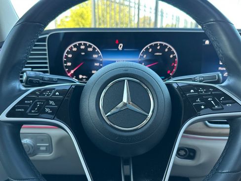 Used 2024 Mercedes-Benz GLE 350 4MATIC image 34