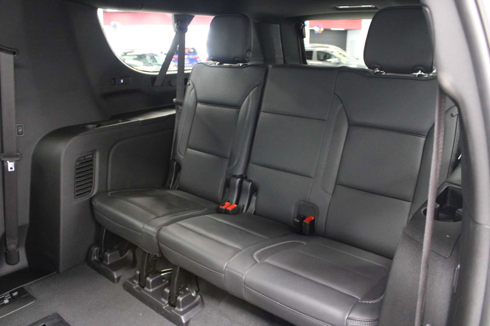 Used 2025 GMC Yukon XL Denali AWD/4WD image 47
