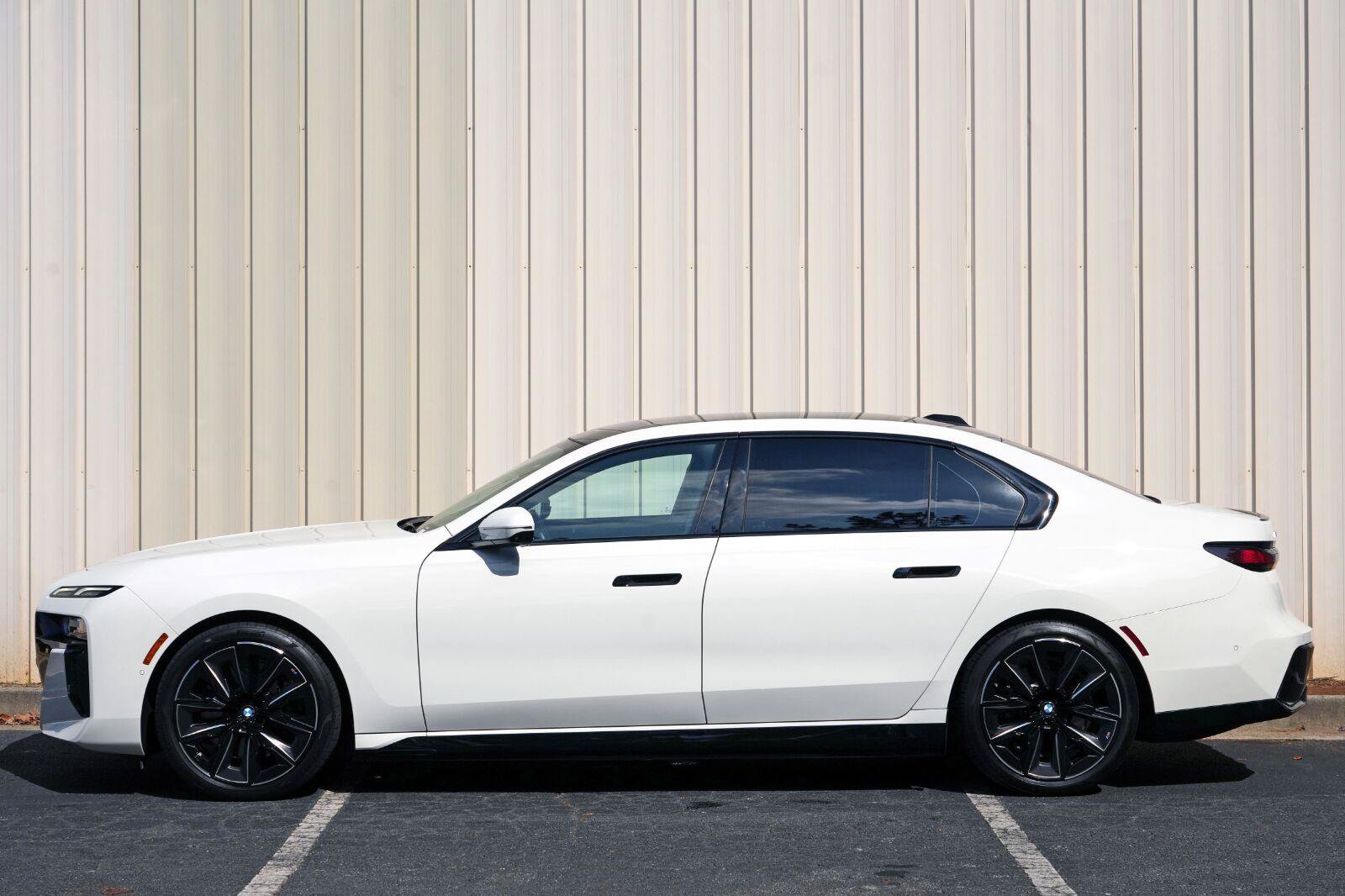 Used 2024 BMW i7 xDrive60 AWD/4WD image 58