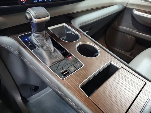 Certified 2021 Toyota Sienna XLE image 17