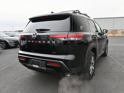 New 2026 Nissan Pathfinder SV image 6