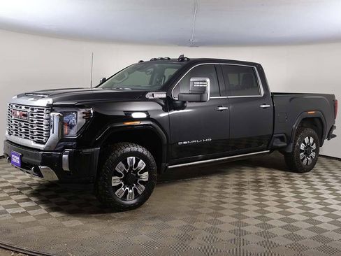 Used 2024 GMC Sierra 2500 Denali w/ Denali Reserve Package image 12