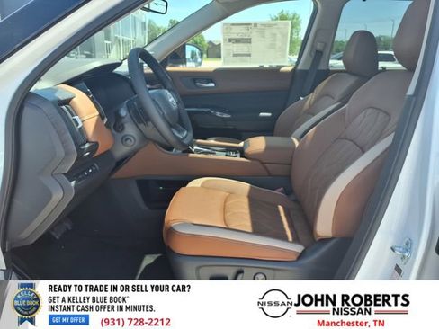 New 2026 Nissan Pathfinder Platinum AWD/4WD image 3