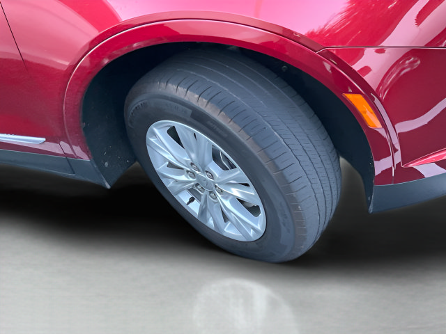 Used 2023 Cadillac XT5 Luxury FWD image 2