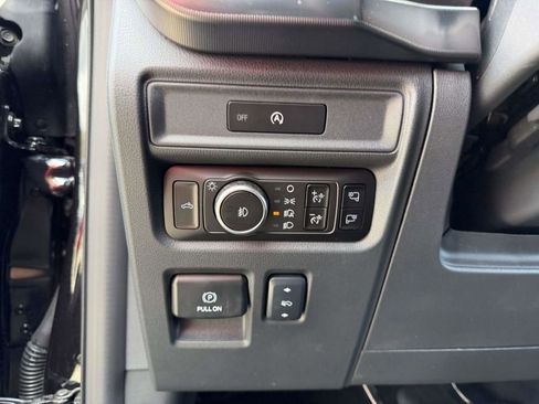 Used 2025 Ford F150 Lariat AWD/4WD image 28