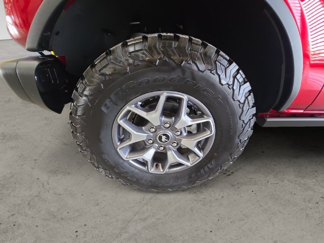 Certified 2025 Ford Bronco Badlands AWD/4WD image 9