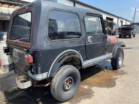 Used 1986 Jeep CJ 7 image 4