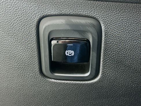 Used 2024 Maserati Grecale GT image 16