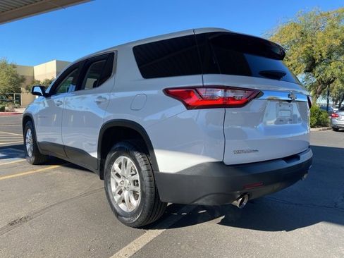 Used 2020 Chevrolet Traverse LS image 2