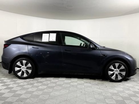 Used 2023 Tesla Model Y Long Range AWD/4WD image 7