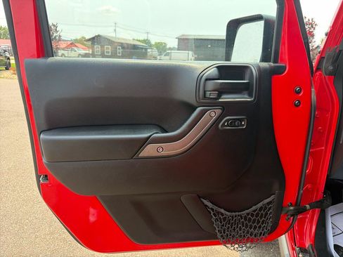 Used 2016 Jeep Wrangler Unlimited Sport AWD/4WD image 8