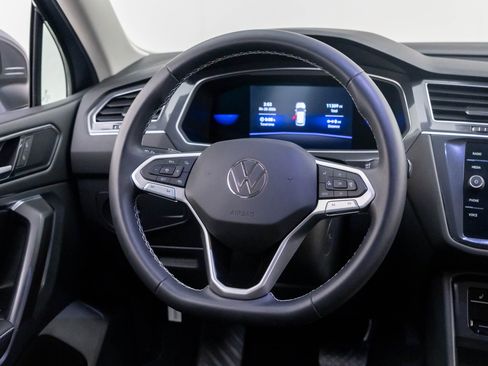 Used 2023 Volkswagen Tiguan SE AWD/4WD image 11