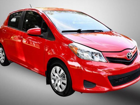Used 2013 Toyota Yaris LE FWD image 9