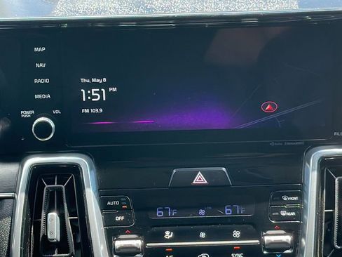 Used 2023 Kia Sorento SX image 19