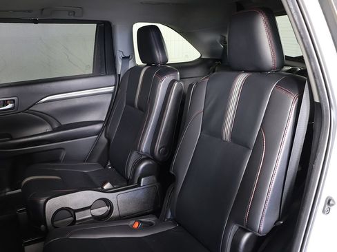 Used 2019 Toyota Highlander SE AWD/4WD image 32