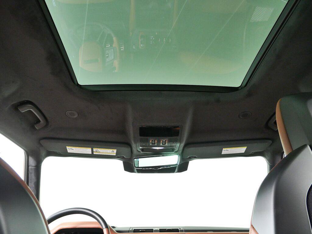Used 2026 Land Rover Defender 110 OCTA AWD/4WD image 21