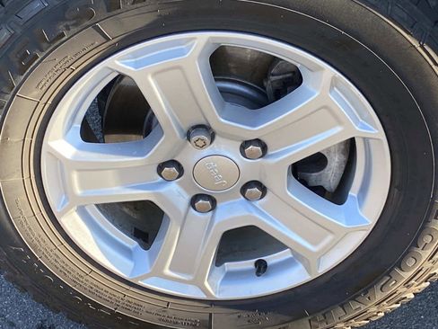 Certified 2021 Jeep Wrangler Unlimited Sport image 26