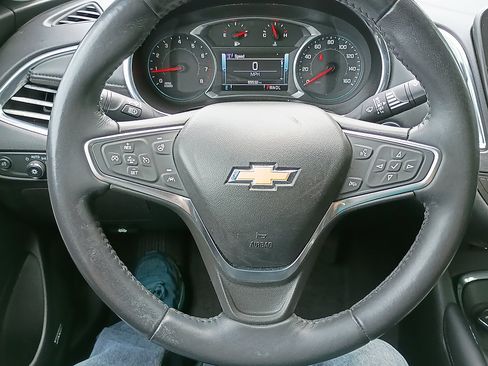 Used 2018 Chevrolet Malibu Premier w/ Premier Sun and Wheel Package FWD image 20