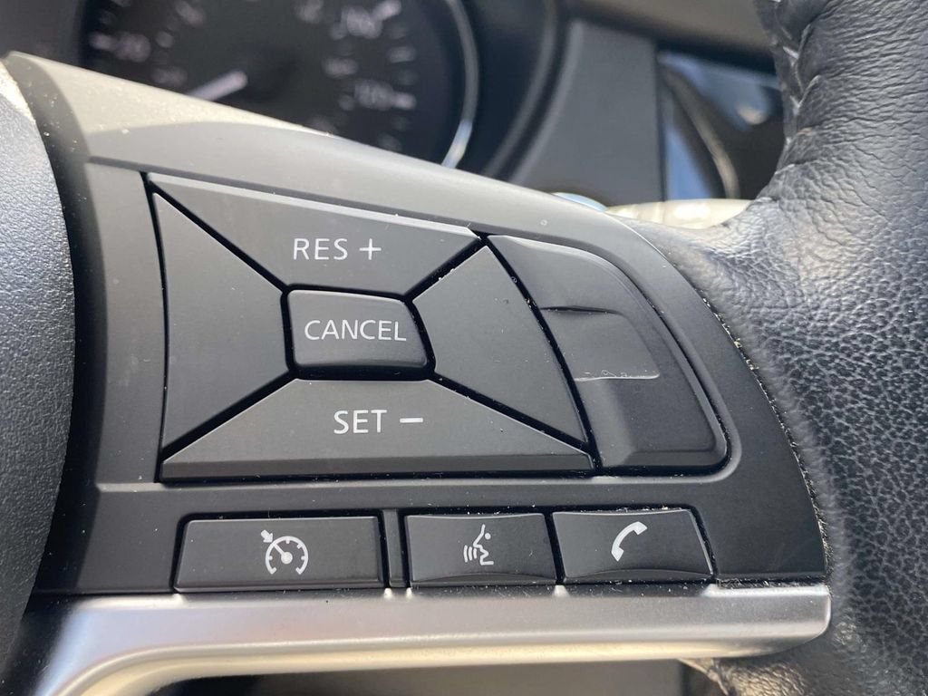 Used 2022 Nissan Rogue Sport SV AWD/4WD image 29