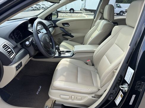 Used 2018 Acura RDX FWD w/ Technology Package image 16
