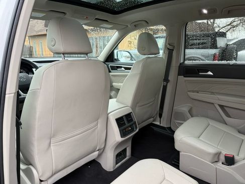 Used 2021 Volkswagen Atlas SE w/ Panoramic Sunroof Package FWD image 17