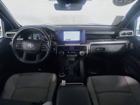Used 2025 Toyota Tacoma SR5 AWD/4WD image 28