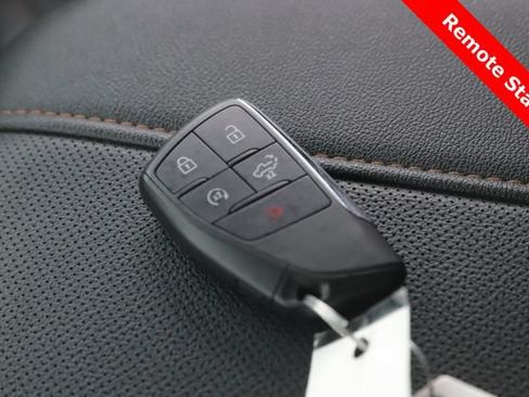Used 2023 GMC Sierra 1500 AT4 w/ AT4 Premium Package AWD/4WD image 3