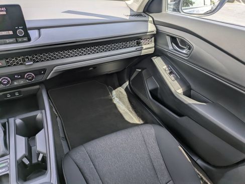 Used 2024 Honda Accord EX image 18