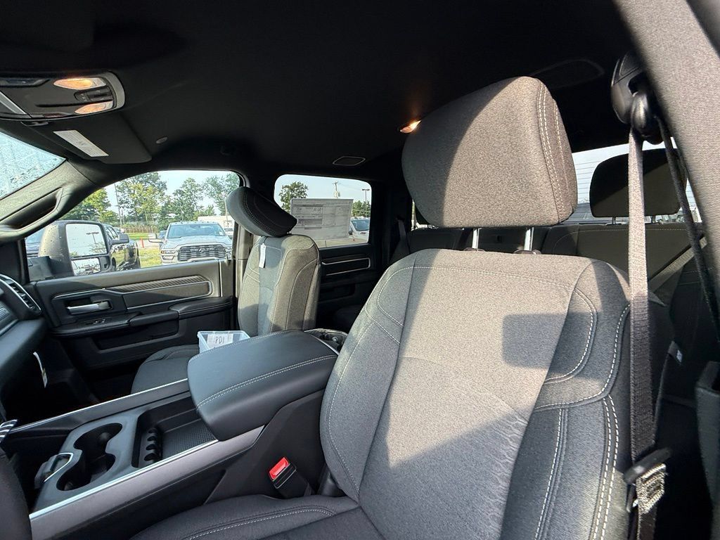 New 2027 RAM 3500 Big Horn AWD/4WD image 14