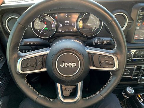Used 2022 Jeep Wrangler Unlimited Sahara w/ Cold Weather Group image 14