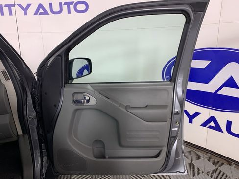 Used 2017 Nissan Frontier SV w/ SV Value Truck Package image 38