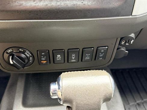 Used 2019 Nissan Frontier PRO-4X image 35