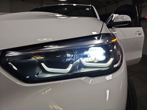 Used 2021 BMW X5 xDrive40i w/ M Sport Package image 34