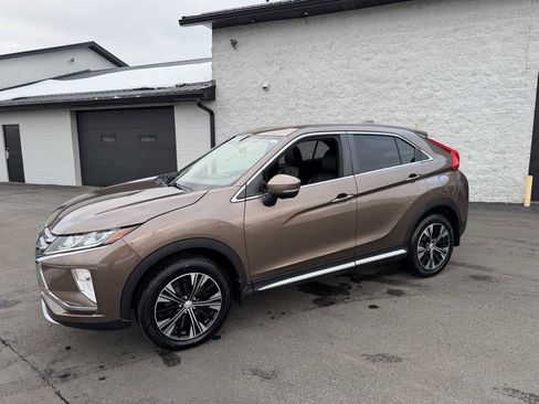 Used 2019 Mitsubishi Eclipse Cross SE image 2