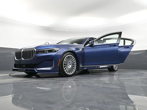 Used 2022 BMW ALPINA B7 xDrive w/ Luxury Rear Seating Package image 44