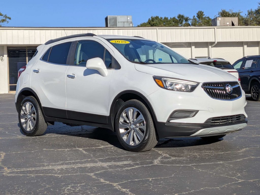 Used 2020 Buick Encore Preferred AWD/4WD image 2